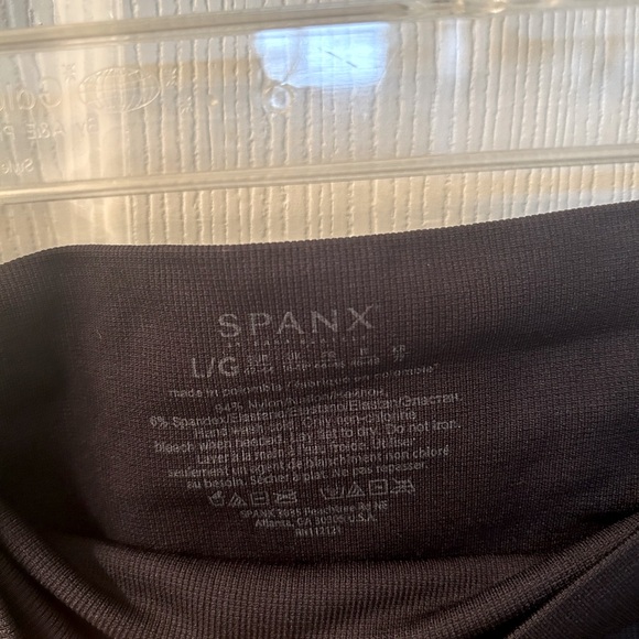 Spanx Seamless Shaping Legging - Picture 5 of 8